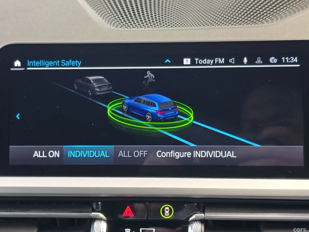 BMW 3-Series Estate, Petrol Plug-in Hybrid, 2022, Blue