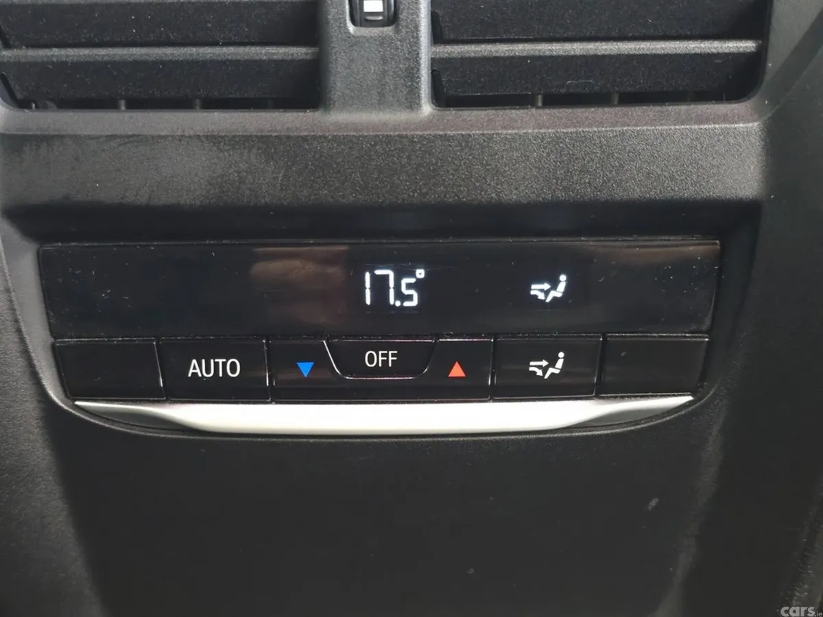 BMW 3-Series Estate, Petrol Plug-in Hybrid, 2022, Blue