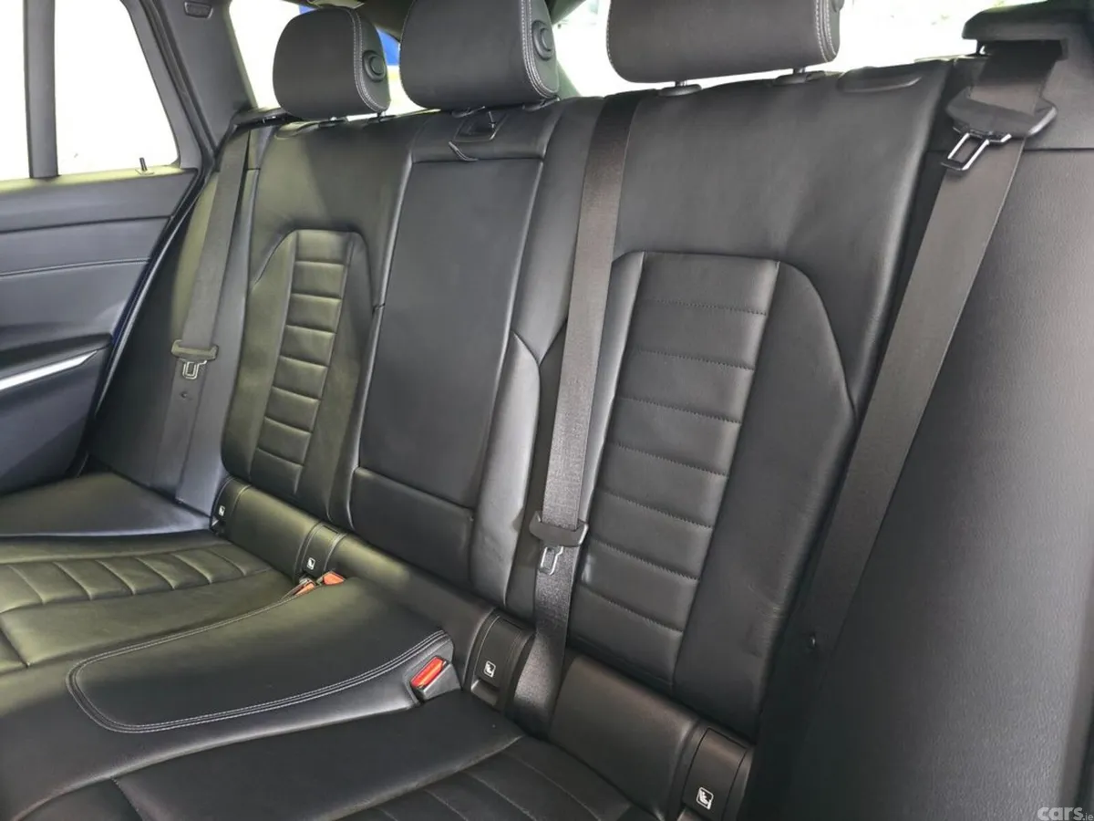 BMW 3-Series Estate, Petrol Plug-in Hybrid, 2022, Blue