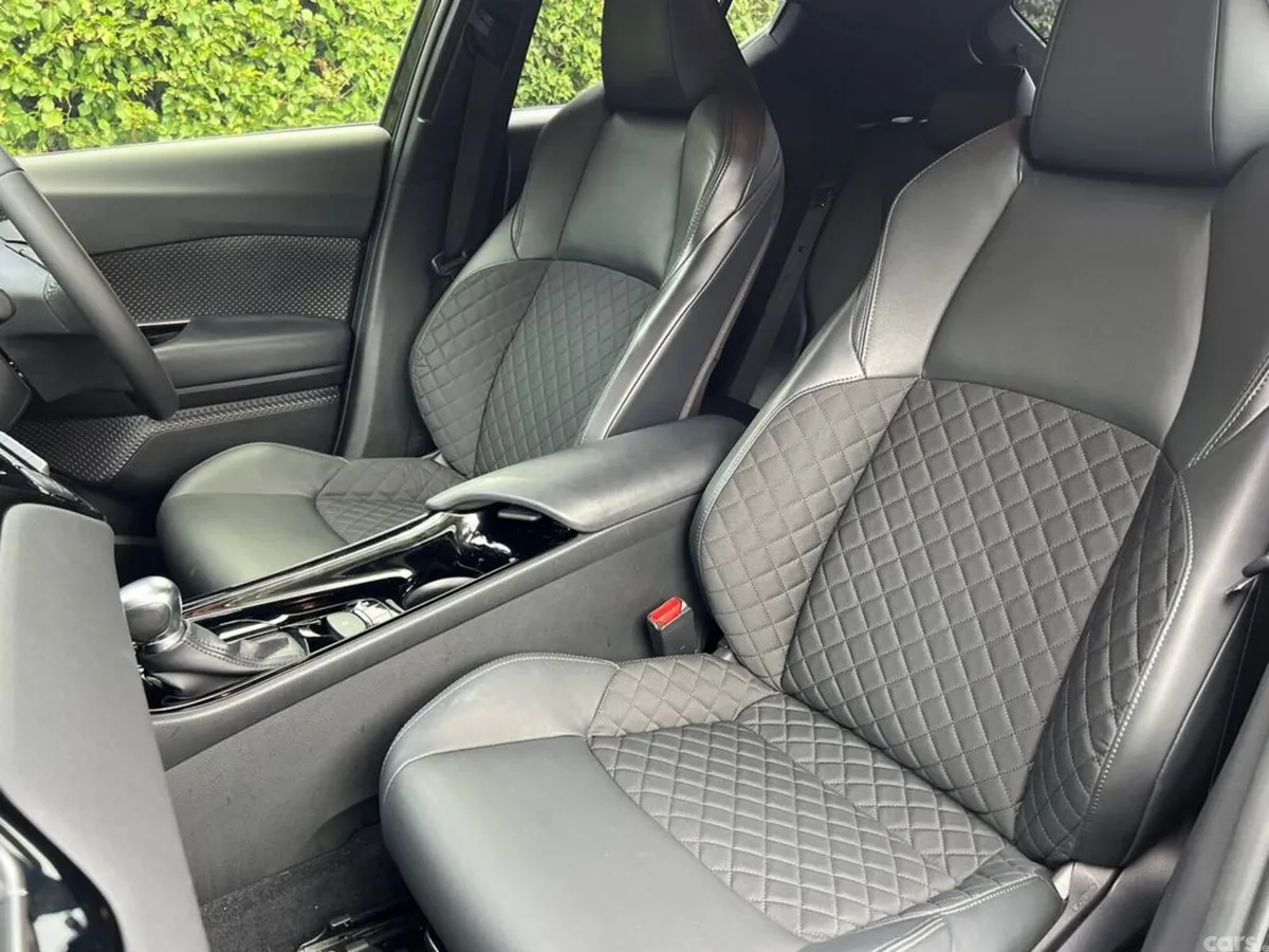 Toyota C-HR SUV, Petrol Hybrid, 2021, Black