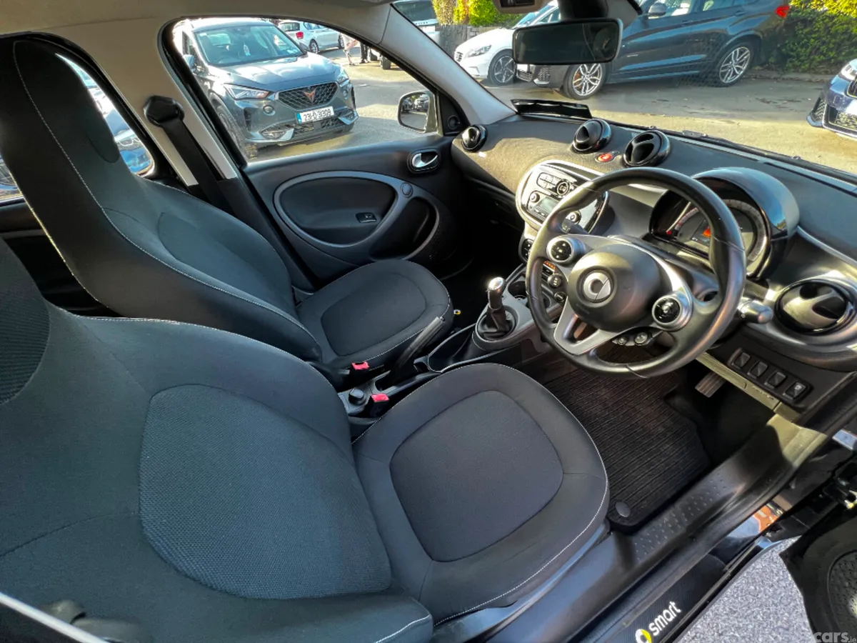 Smart Forfour Hatchback, Petrol, 2017, Black
