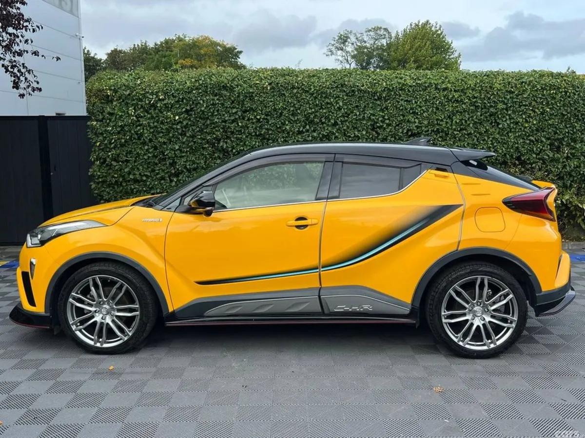 Toyota C-HR SUV, Petrol Hybrid, 2019, Orange