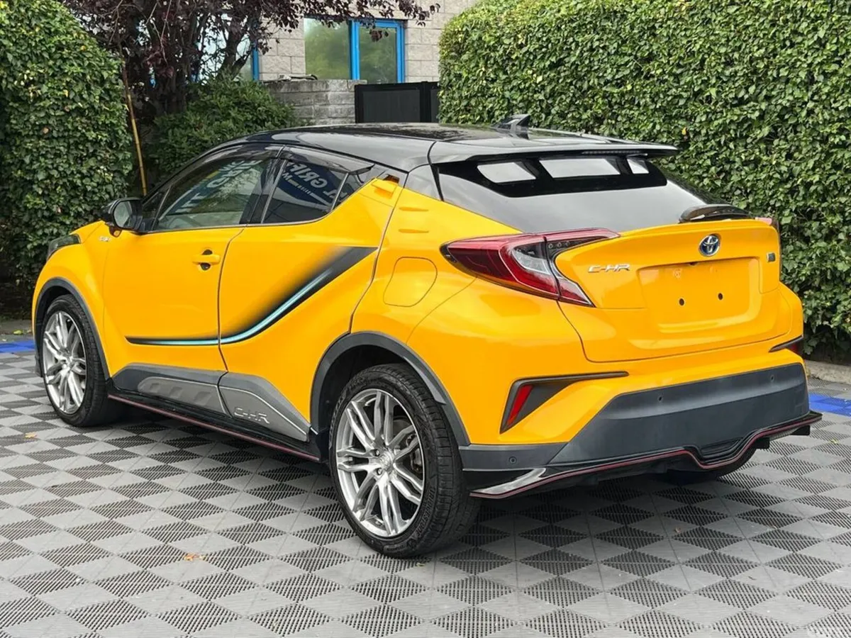 Toyota C-HR SUV, Petrol Hybrid, 2019, Orange