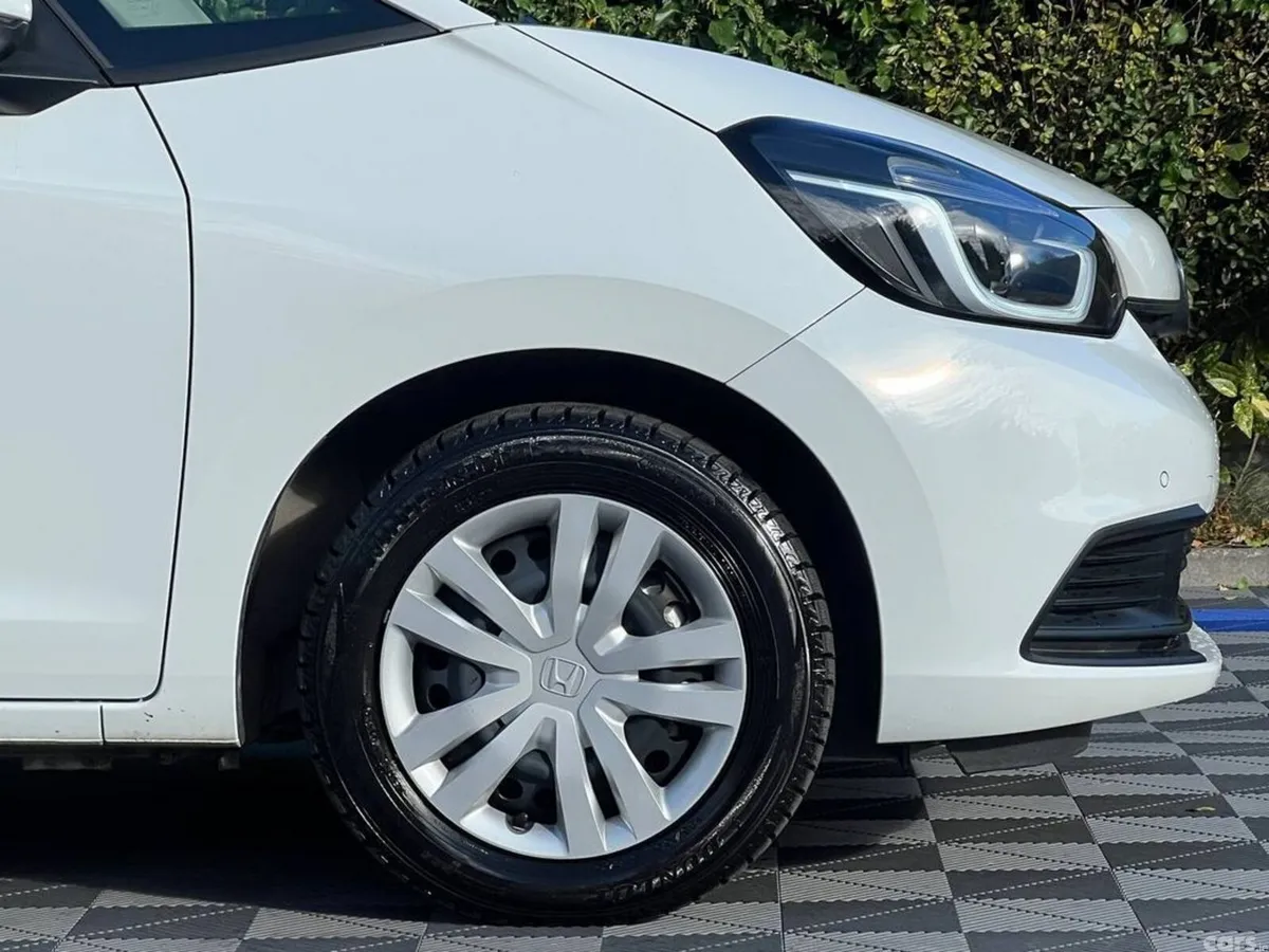 Honda Fit Hatchback, Petrol Hybrid, 2024, White