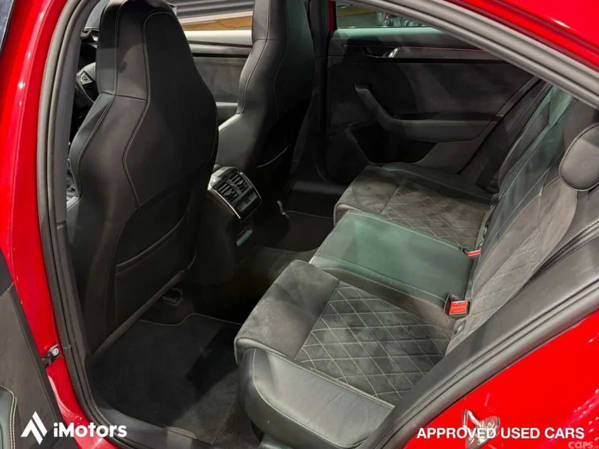 Skoda Superb Saloon, Diesel, 2021, Red