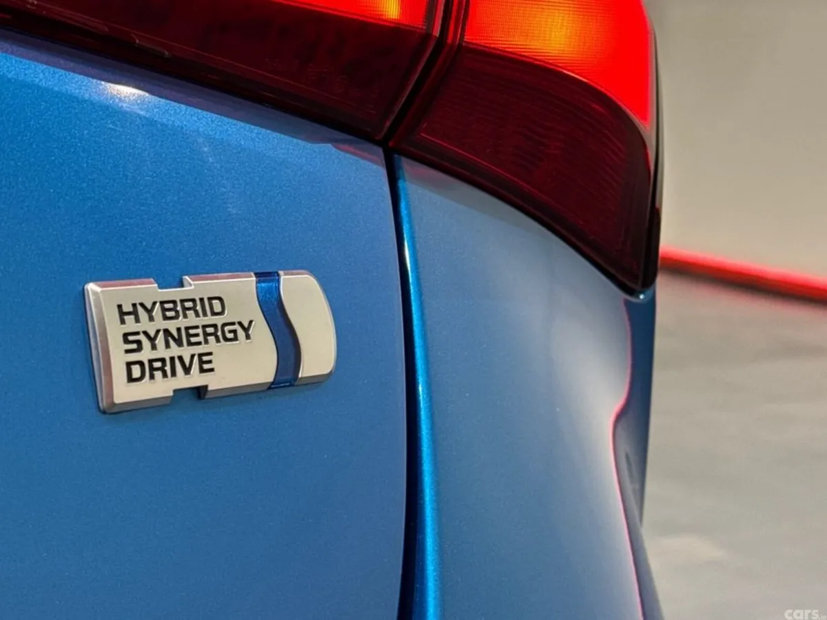Toyota Prius Hatchback, Petrol Hybrid, 2019, Blue