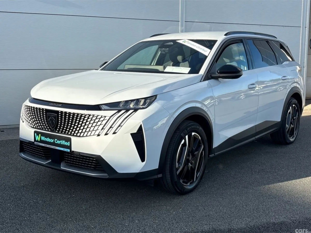 Peugeot 5008 SUV, Electric, 2025, White