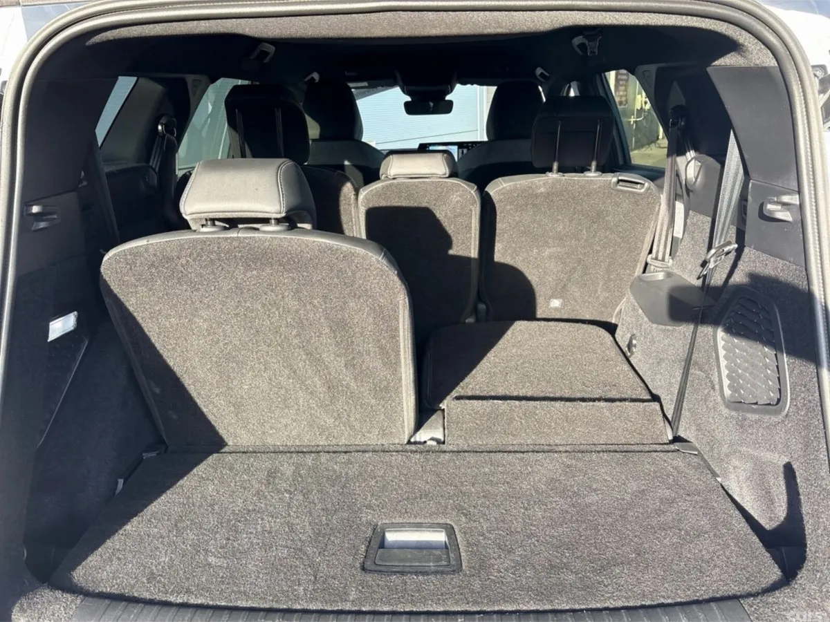Peugeot 5008 SUV, Electric, 2025, White