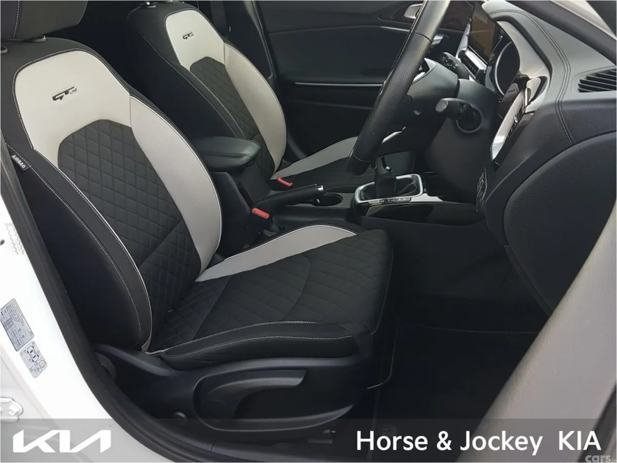 Kia Ceed Hatchback, Diesel, 2021, White