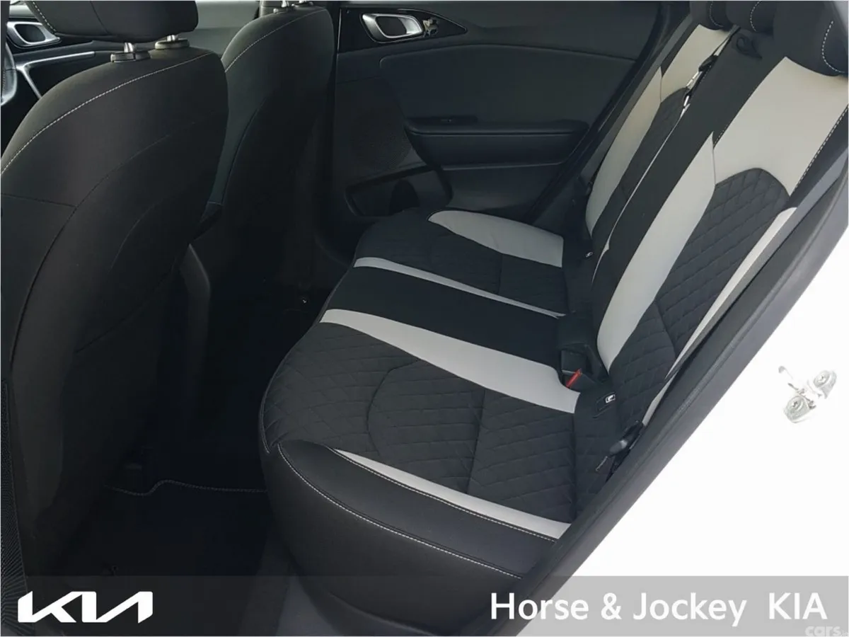 Kia Ceed Hatchback, Diesel, 2021, White