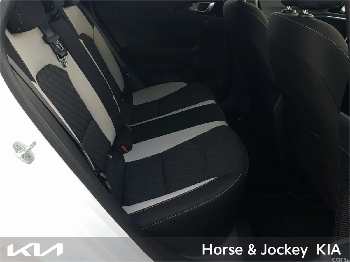 Kia Ceed Hatchback, Diesel, 2021, White