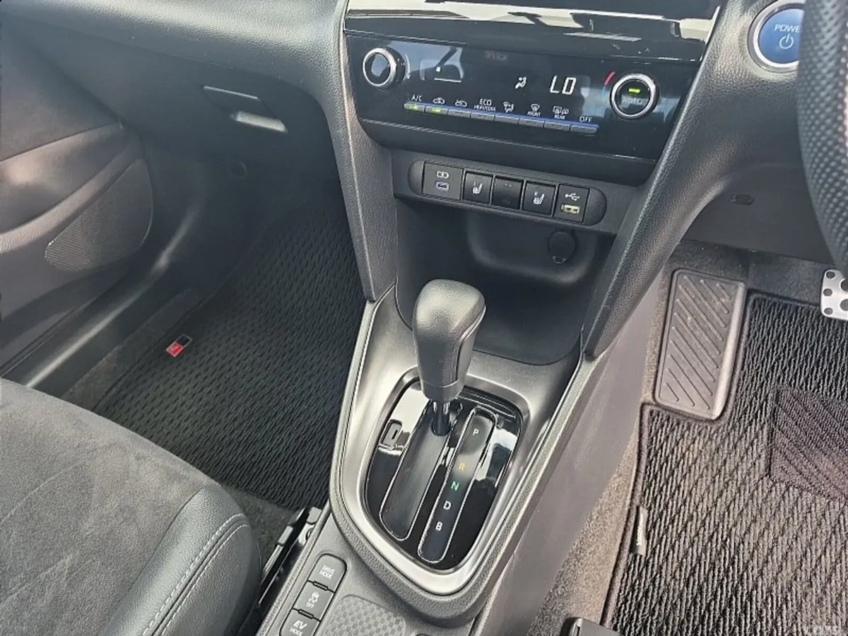 Toyota Yaris Cross Hatchback, Petrol Hybrid, 2023, Black