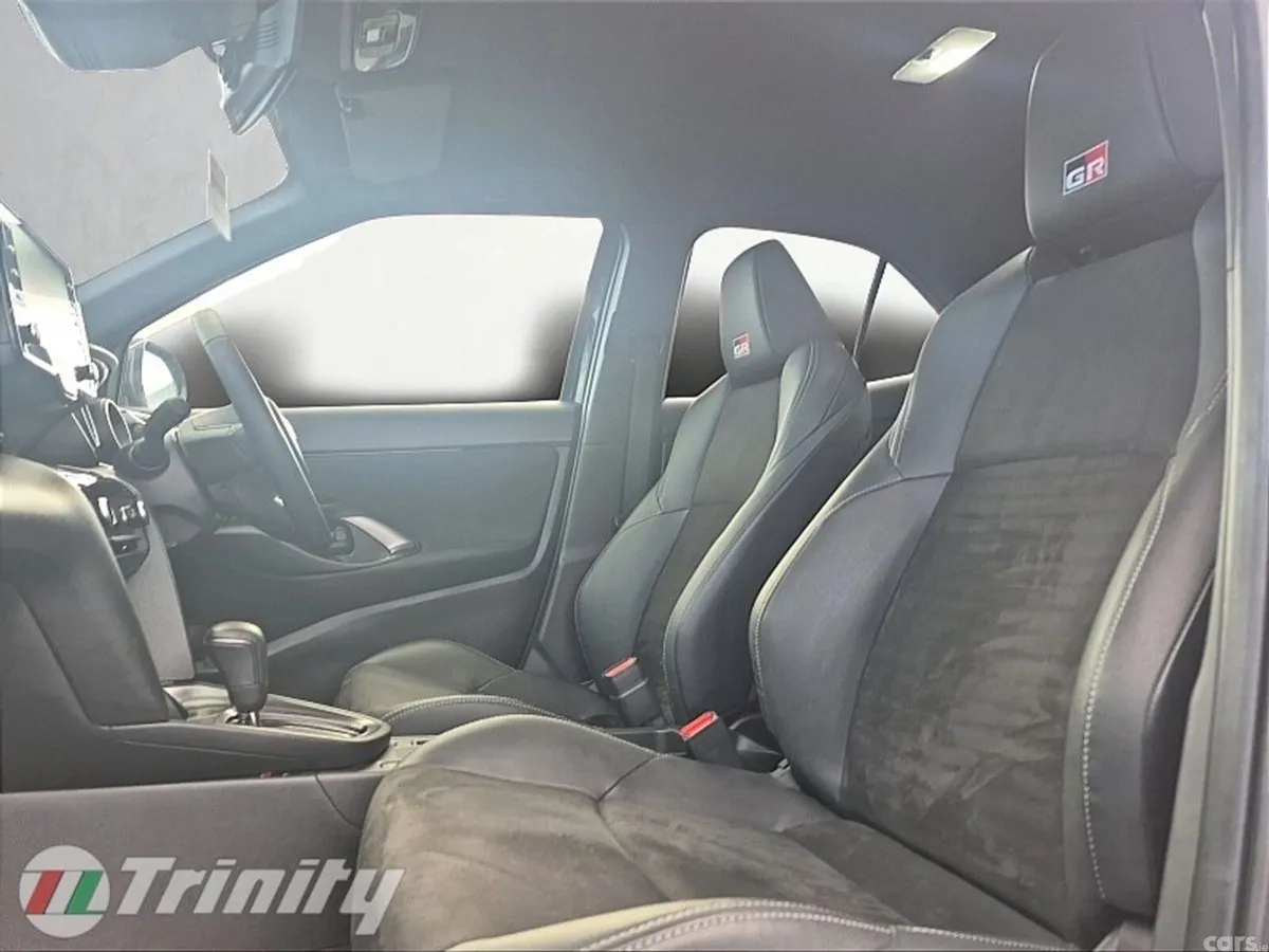 Toyota Yaris Cross Hatchback, Petrol Hybrid, 2023, Black