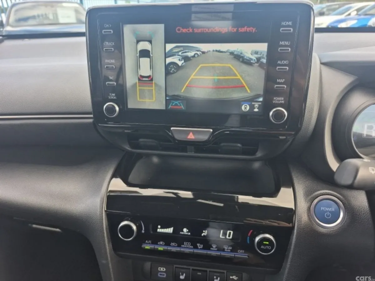 Toyota Yaris Cross Hatchback, Petrol Hybrid, 2023, Black