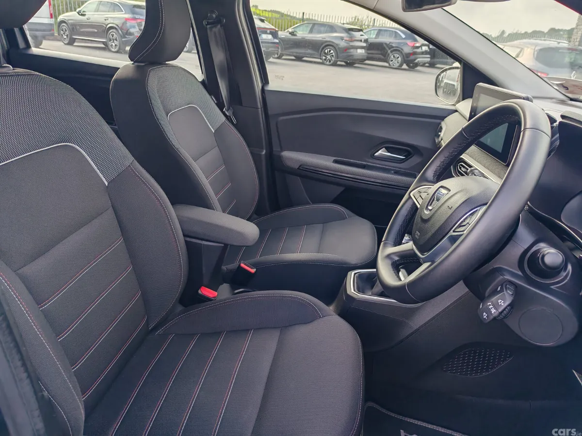 Dacia Jogger Estate/Jeep, Petrol, 2023, Grey