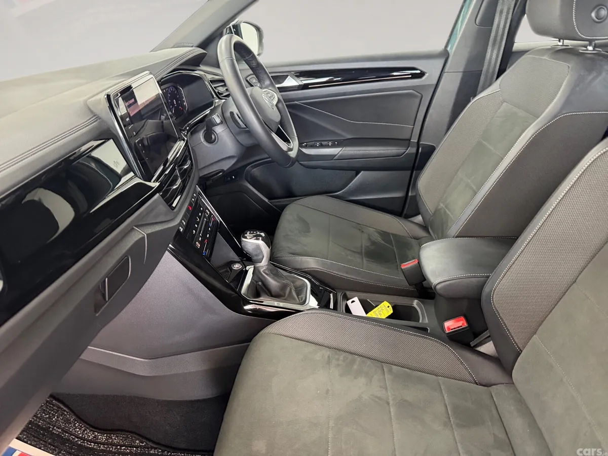 Volkswagen T-Roc SUV, Diesel, 2024, Green