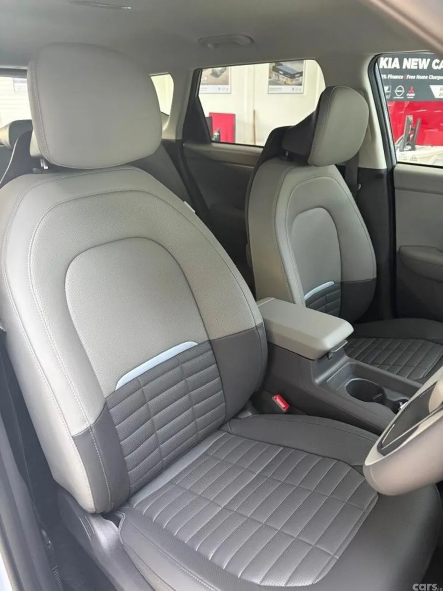 Kia Seltos SUV, Petrol Hybrid, 2027, Blue