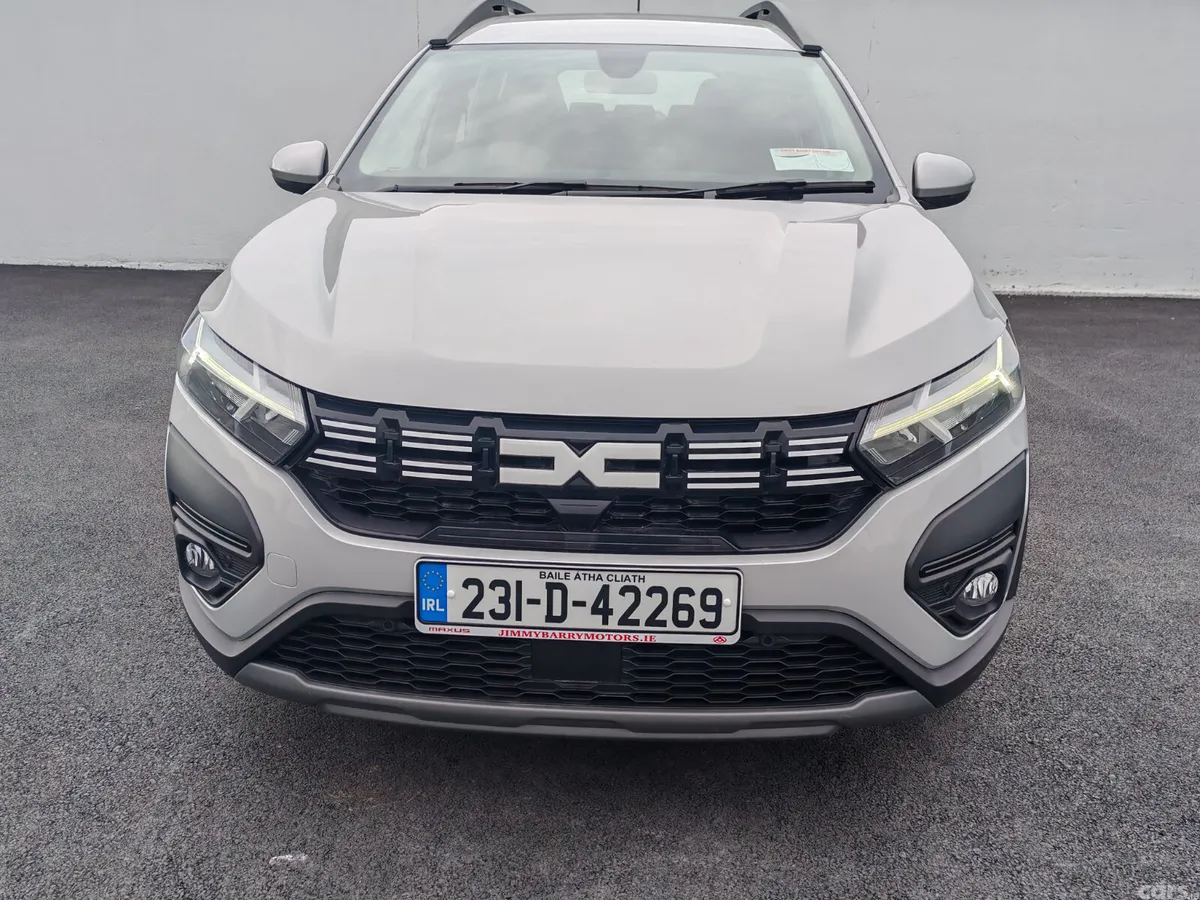 Dacia Jogger MPV, Petrol, 2023, Grey