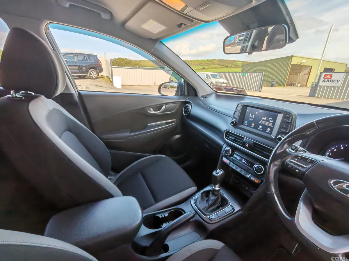 Hyundai KONA MPV, Petrol, 2018, Grey
