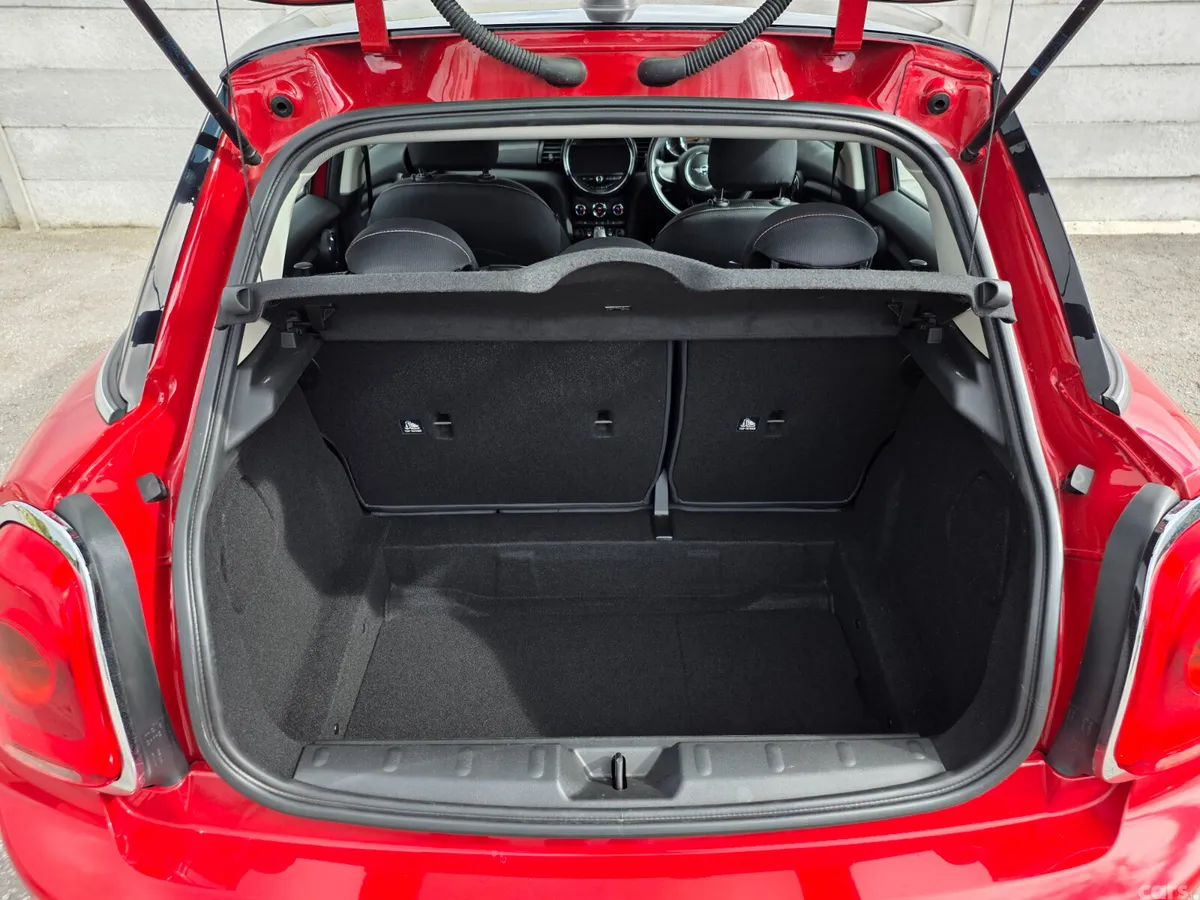 Mini Cooper Hatchback, Petrol, 2015, Red