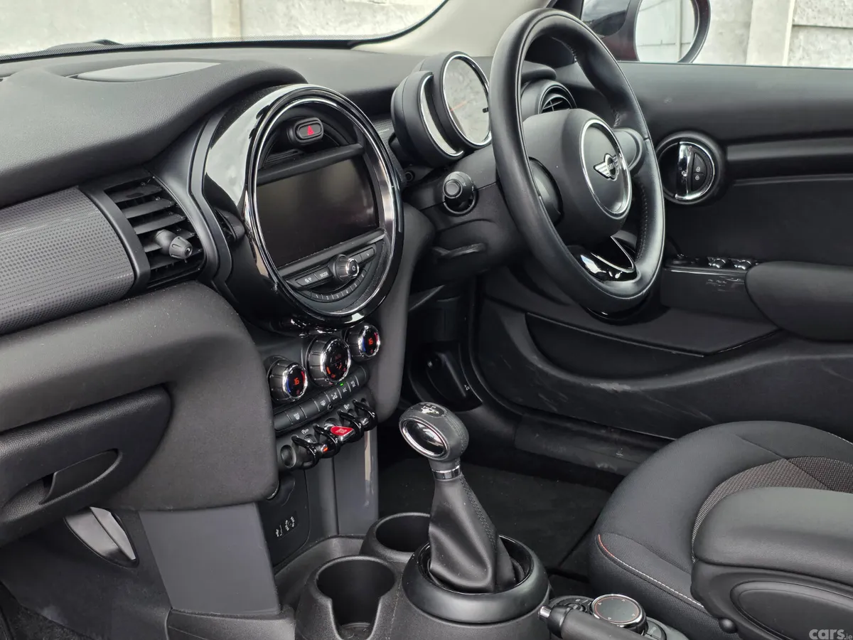 Mini Cooper Hatchback, Petrol, 2015, Red