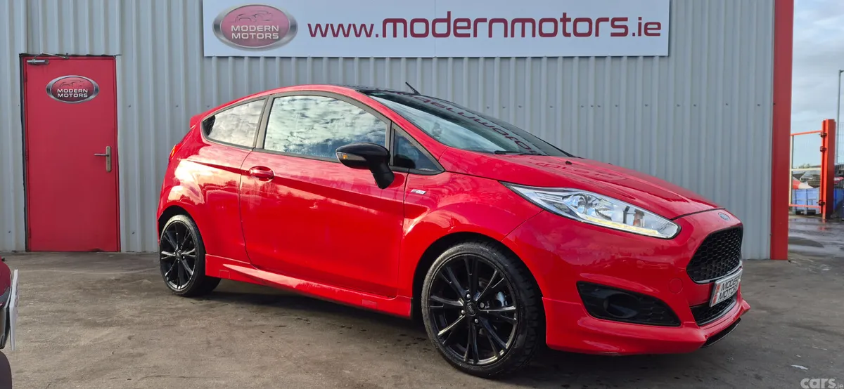 Ford Fiesta Hatchback, Petrol, 2016, Red