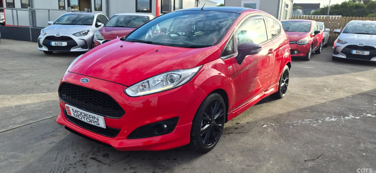 Ford Fiesta Hatchback, Petrol, 2016, Red