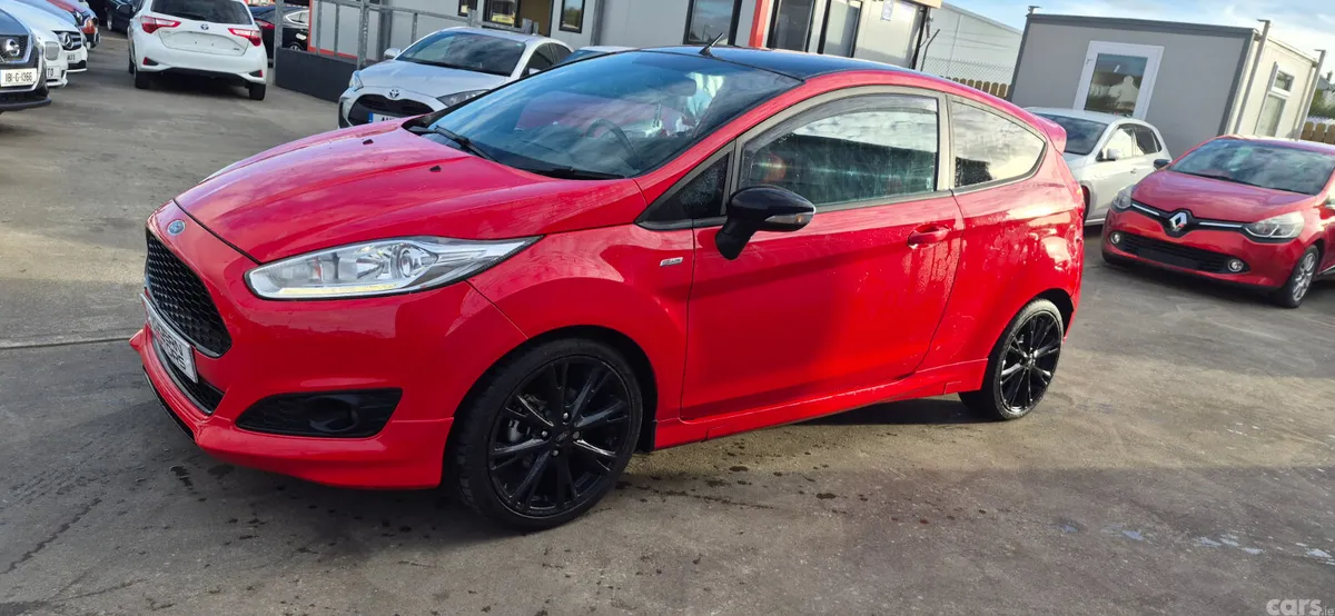 Ford Fiesta Hatchback, Petrol, 2016, Red