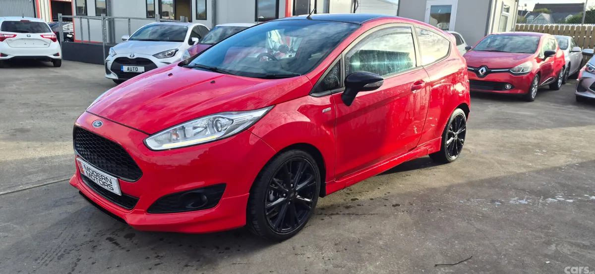 Ford Fiesta Hatchback, Petrol, 2016, Red
