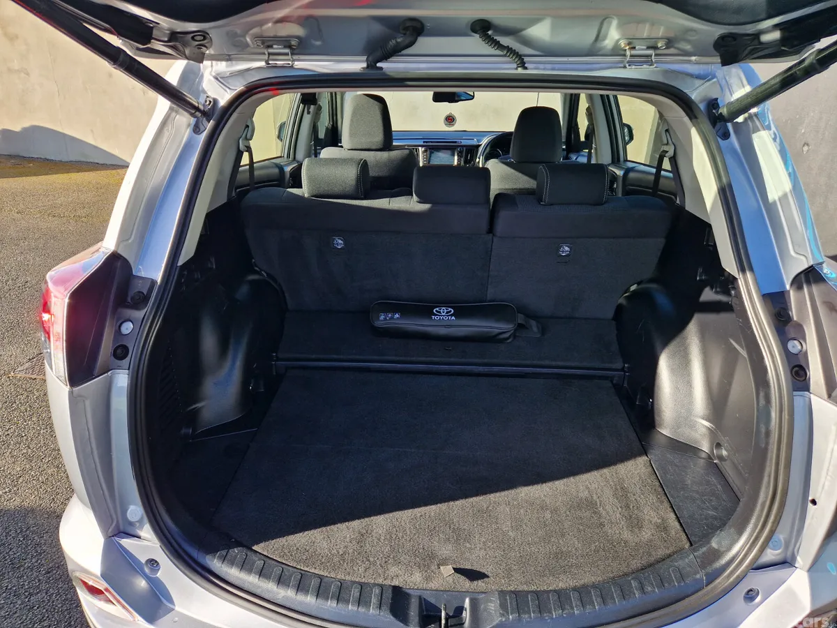 Toyota RAV4 SUV, Petrol Hybrid, 2018, Grey