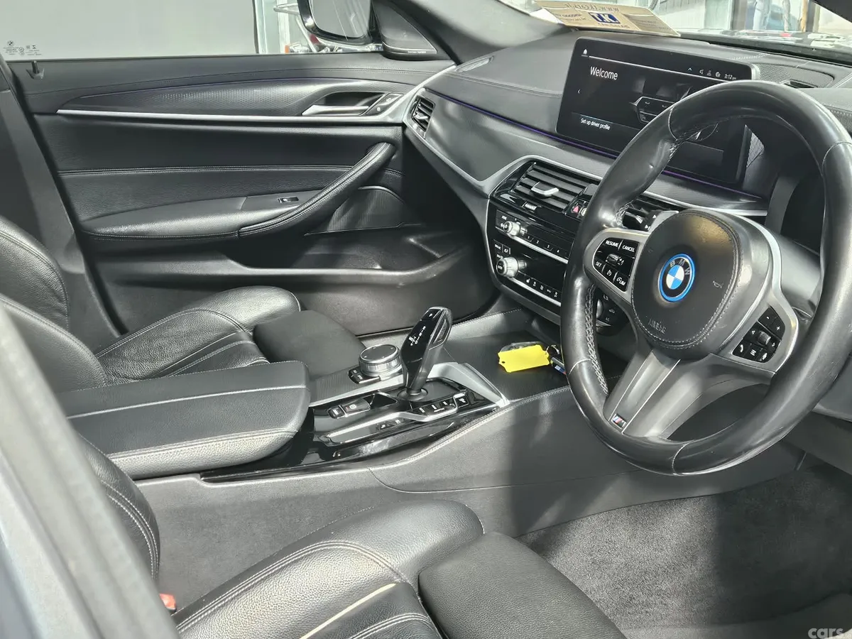 BMW 5-Series Saloon, Petrol Plug-in Hybrid, 2022, Grey