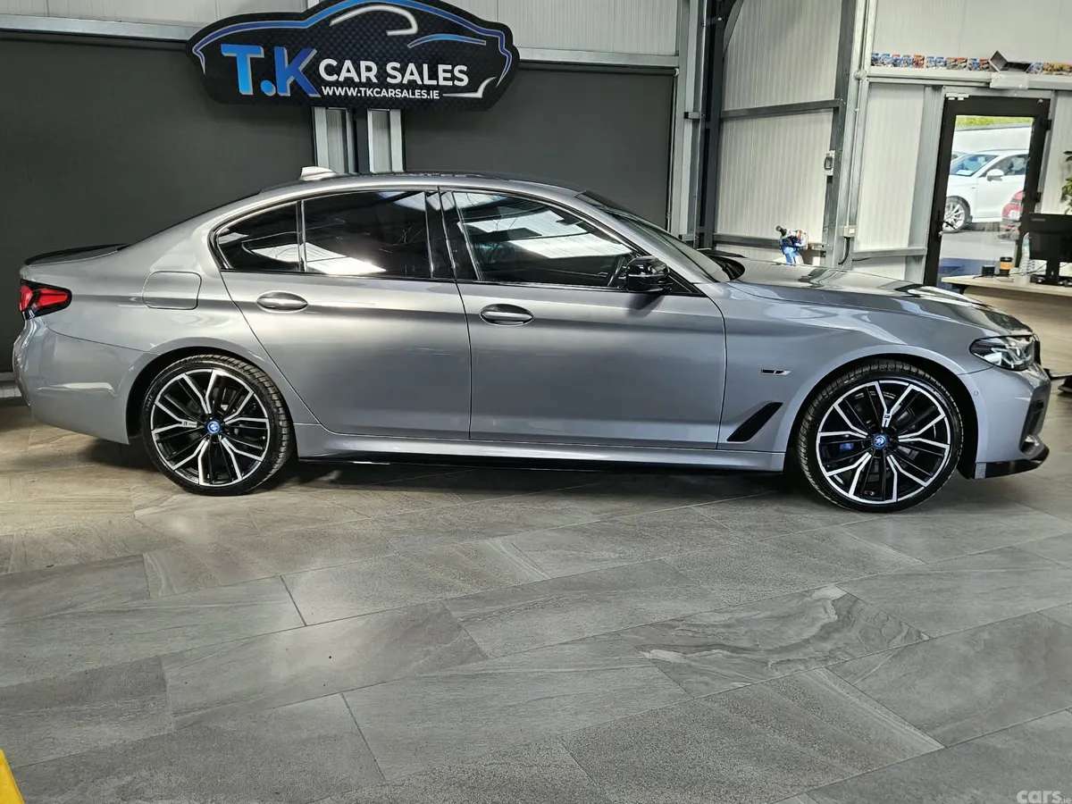 BMW 5-Series Saloon, Petrol Plug-in Hybrid, 2022, Grey