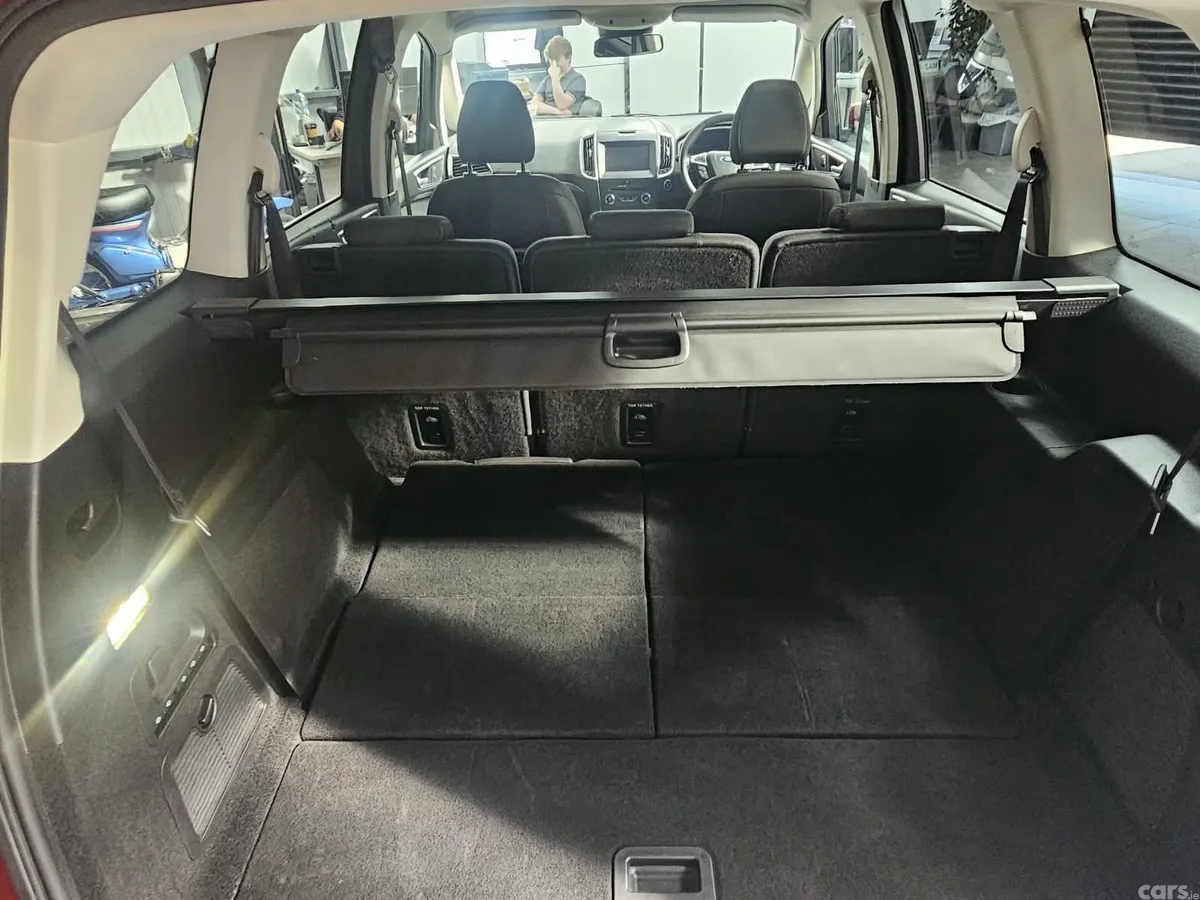 Ford Galaxy MPV, Diesel, 2019, Red