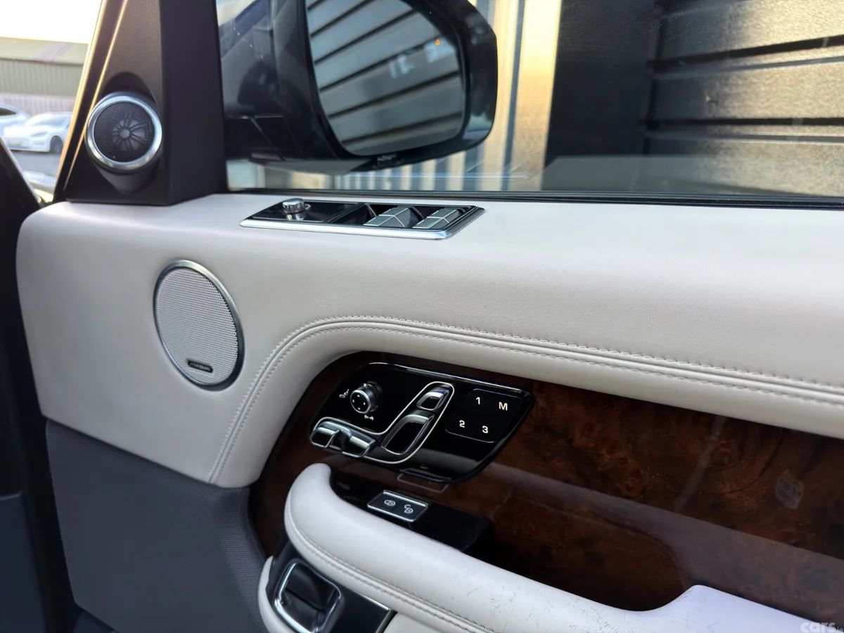 Land Rover Range Rover SUV, Petrol Plug-in Hybrid, 2018, Blue