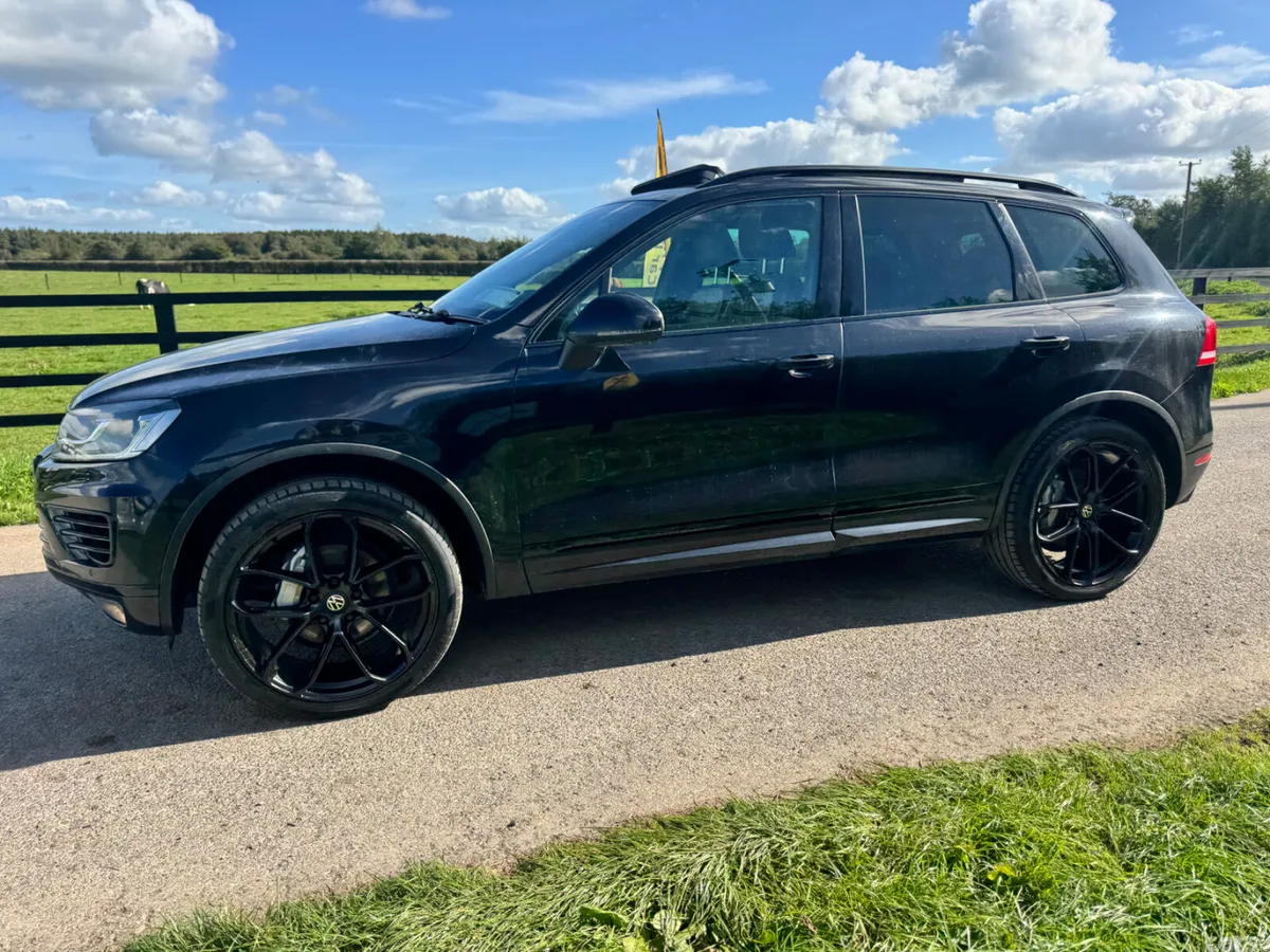 151 Volkswagen Touareg R-Line 2 Seater*****, Raharney