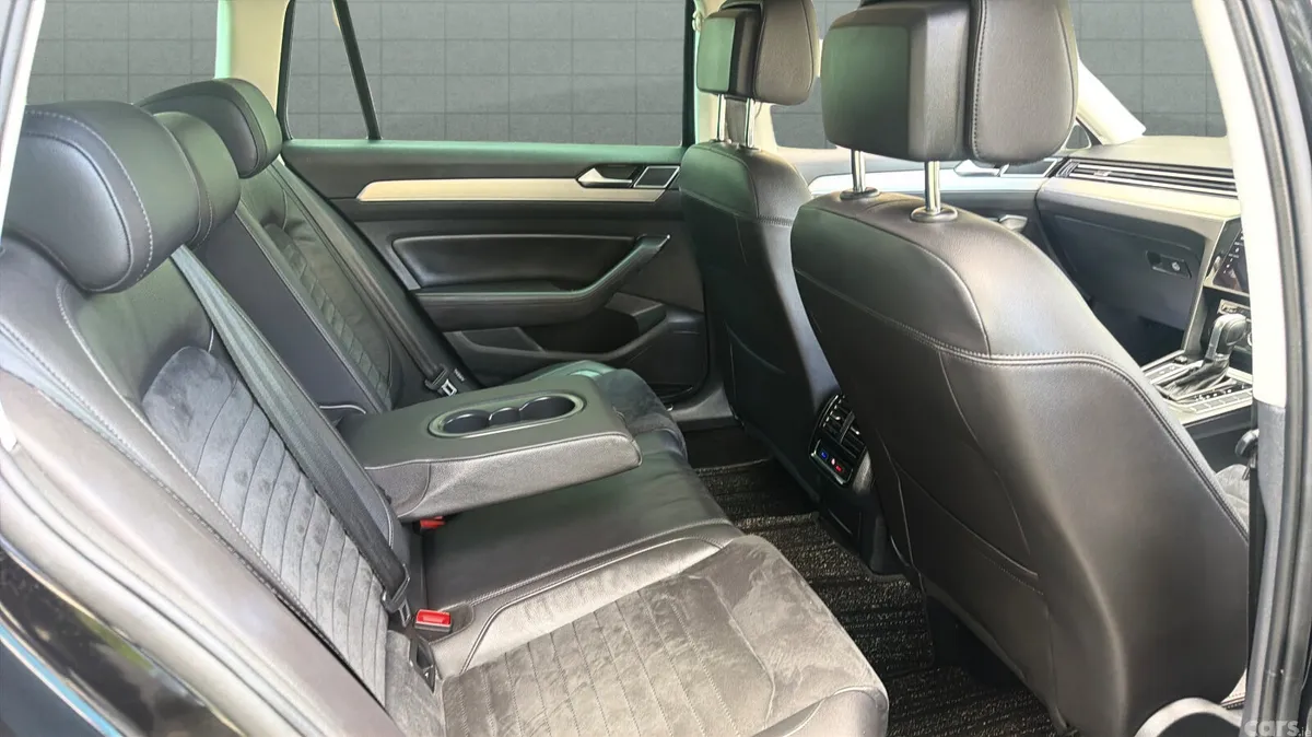Volkswagen Passat Estate, Diesel, 2020, Black