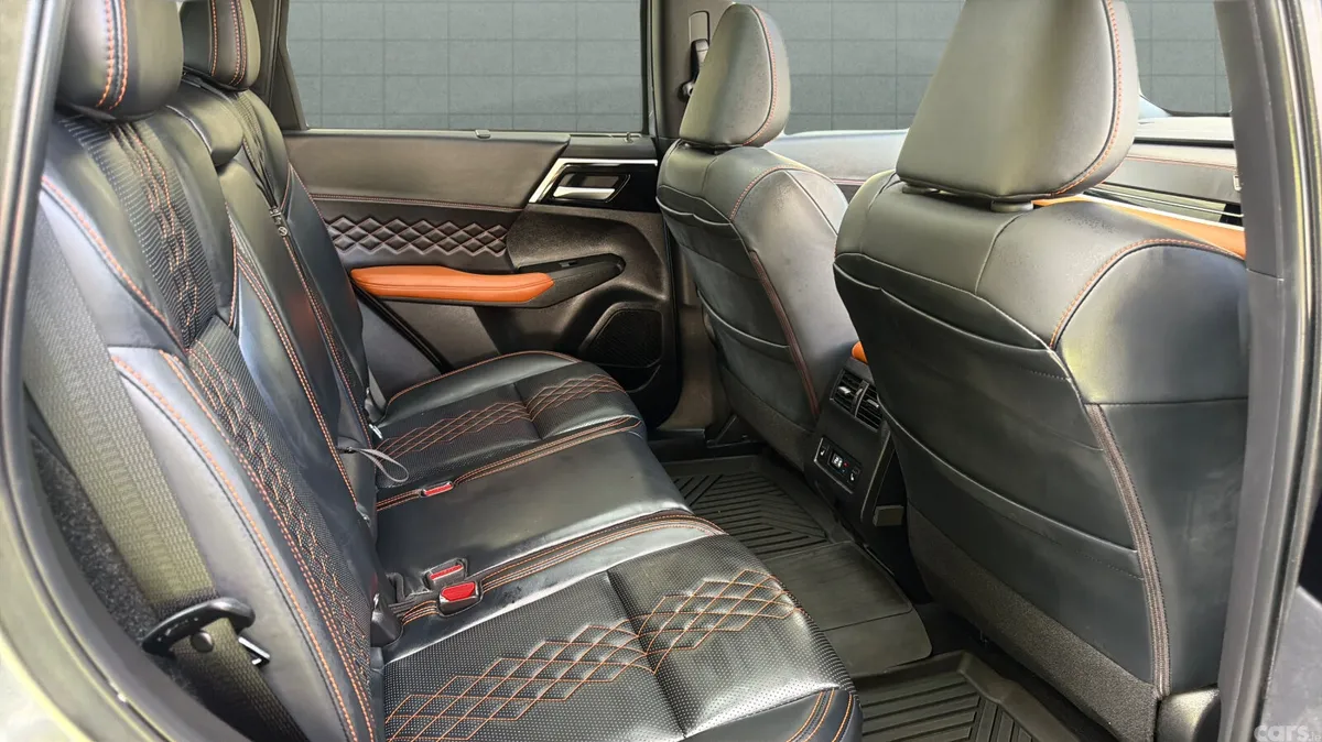 Mitsubishi Outlander SUV, Petrol Plug-in Hybrid, 2023, Grey