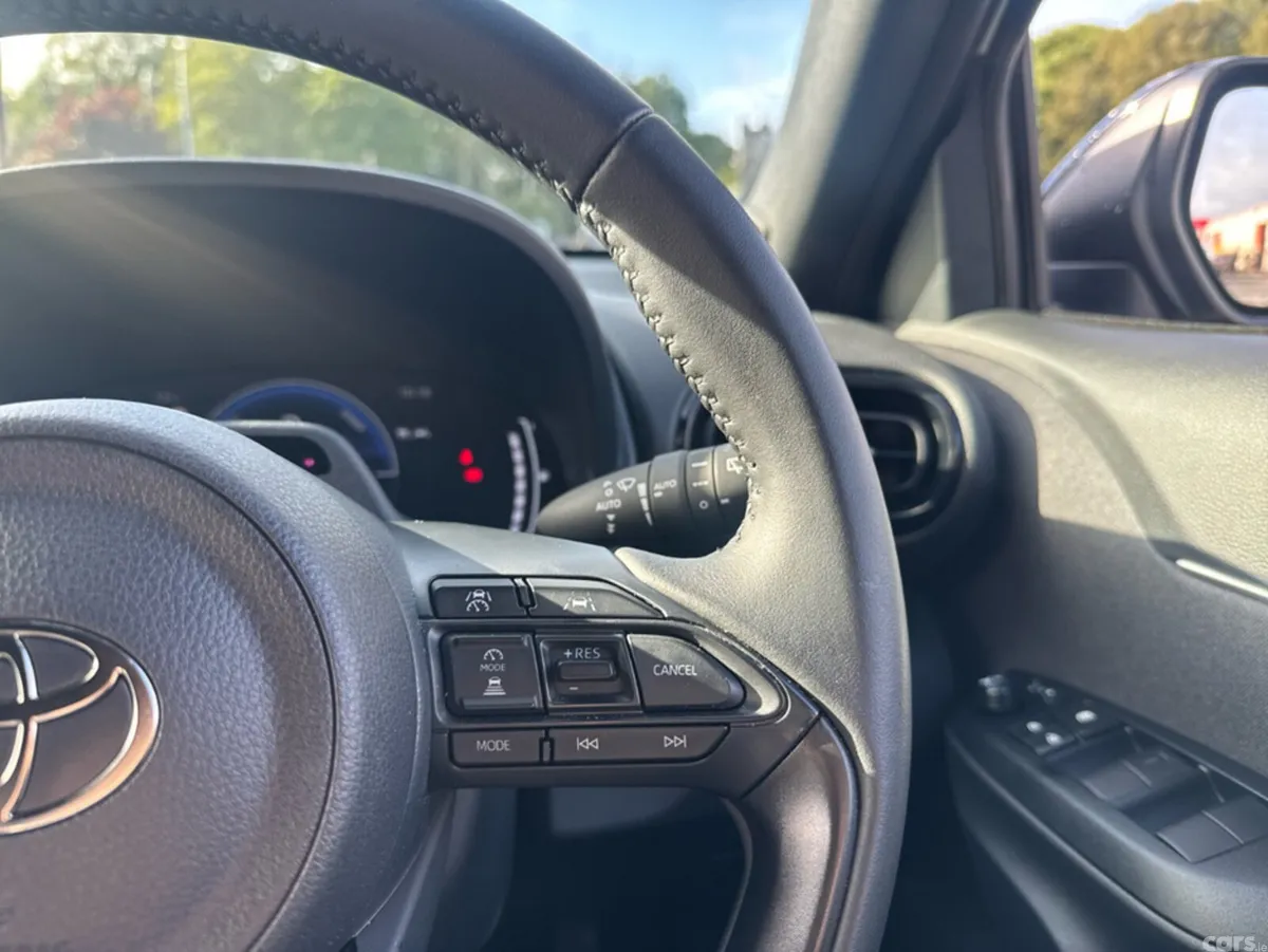 Toyota Yaris Cross SUV, Petrol Hybrid, 2026, Grey