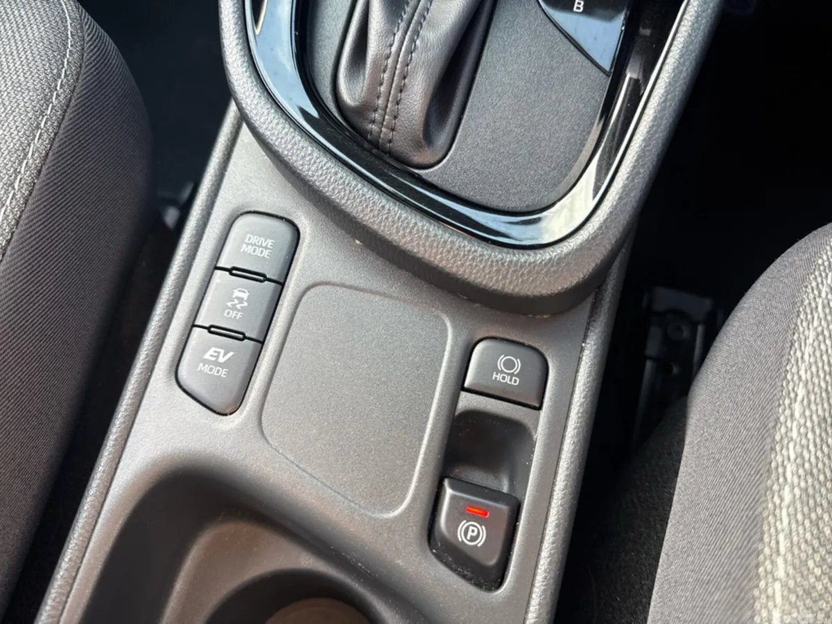 Toyota Yaris Cross SUV, Petrol Hybrid, 2026, Grey