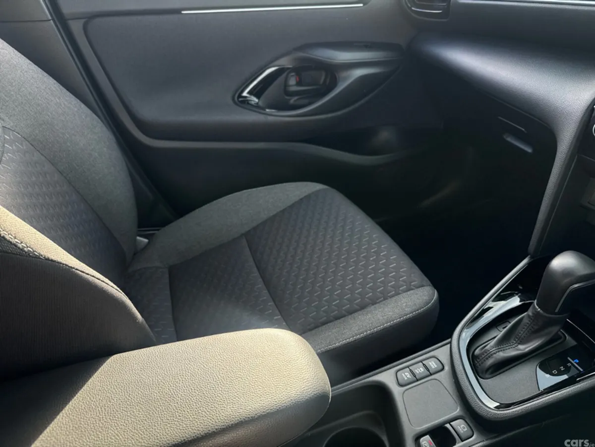 Toyota Yaris Cross SUV, Petrol Hybrid, 2026, Grey