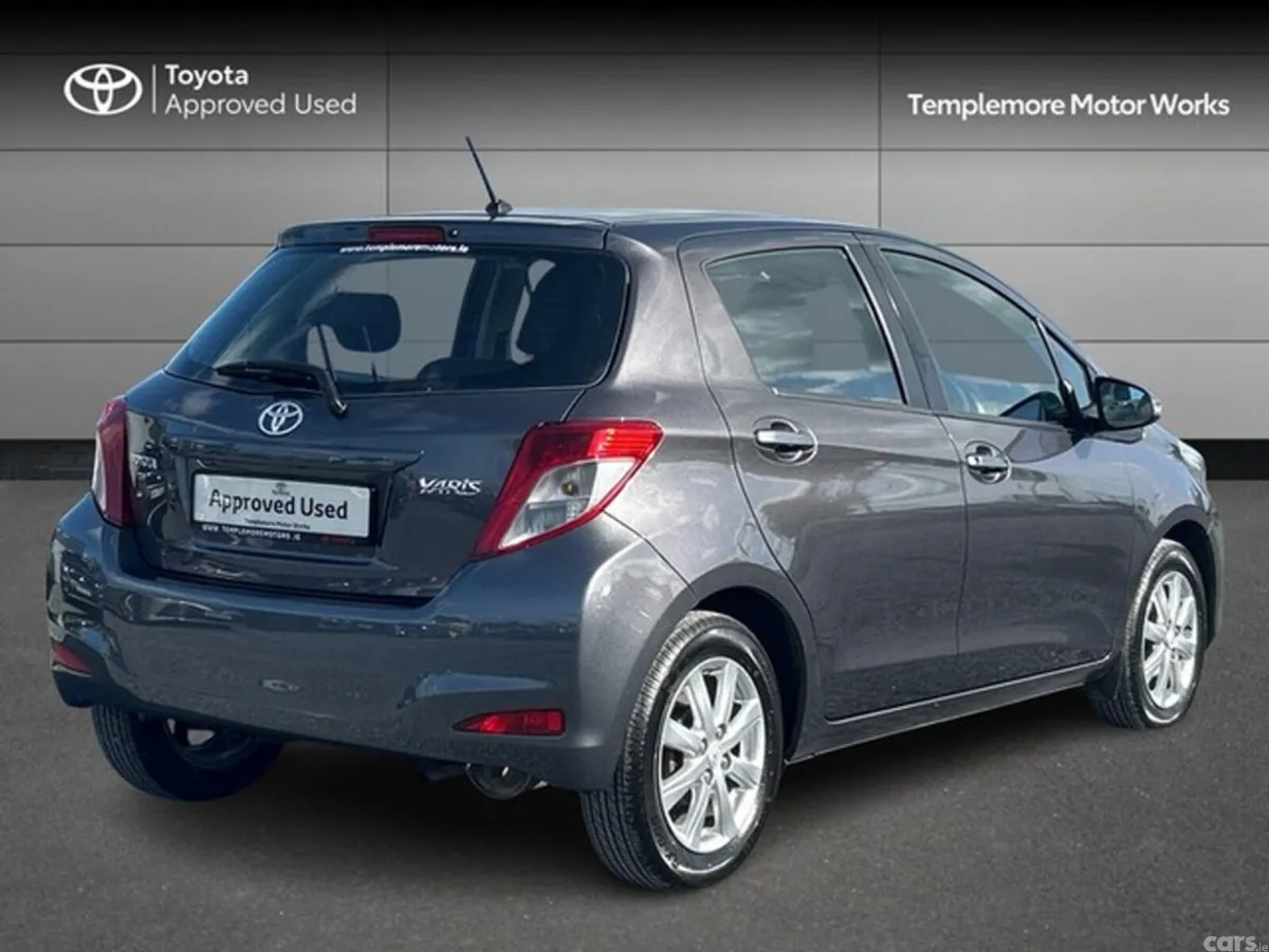 Toyota Yaris Hatchback, Petrol, 2014, Grey