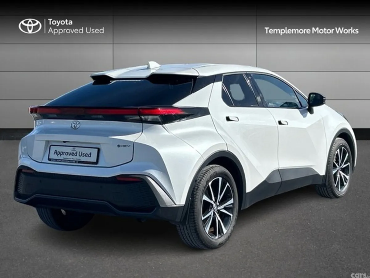 Toyota C-HR SUV, Petrol Hybrid, 2024, White