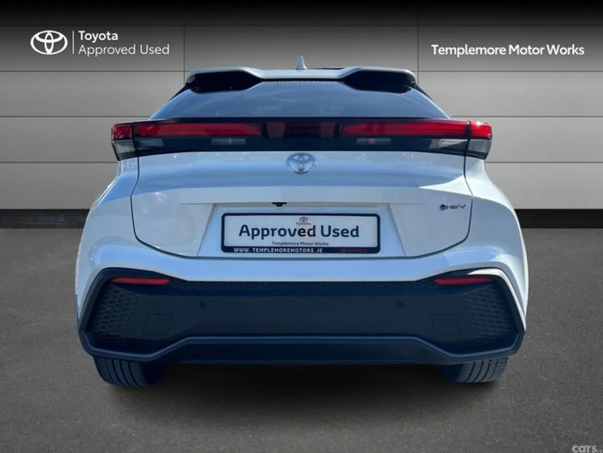 Toyota C-HR SUV, Petrol Hybrid, 2024, White