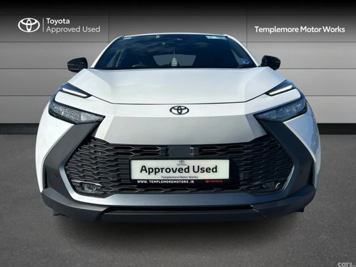 Toyota C-HR SUV, Petrol Hybrid, 2024, White