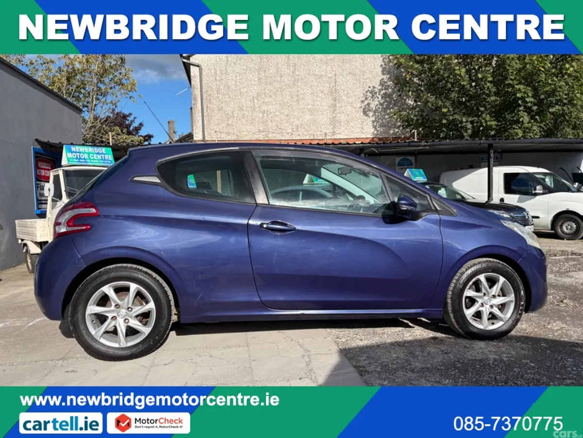 Peugeot 208 Hatchback, Diesel, 2014, Blue