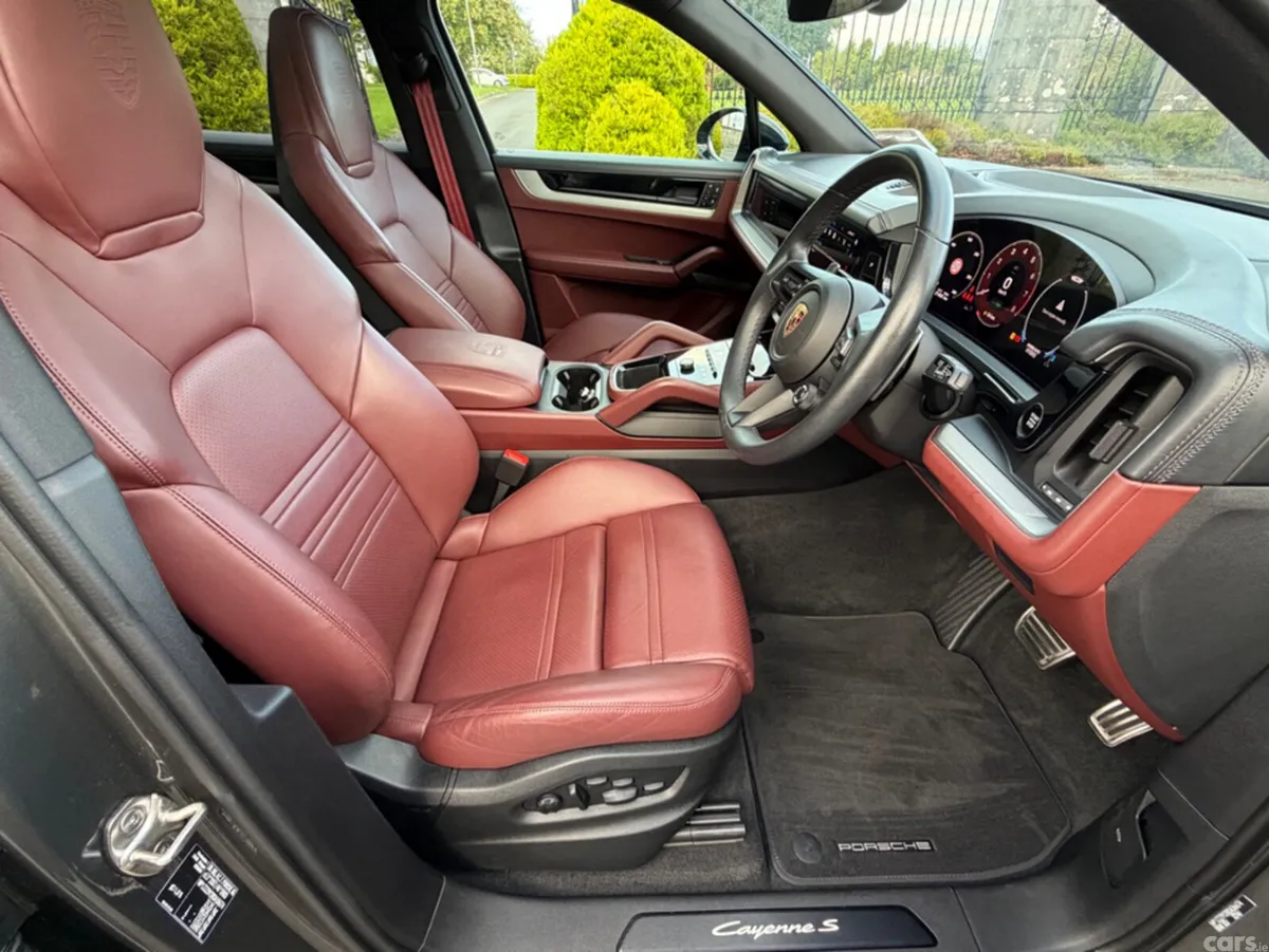 Porsche Cayenne SUV, Petrol Plug-in Hybrid, 2024, Grey