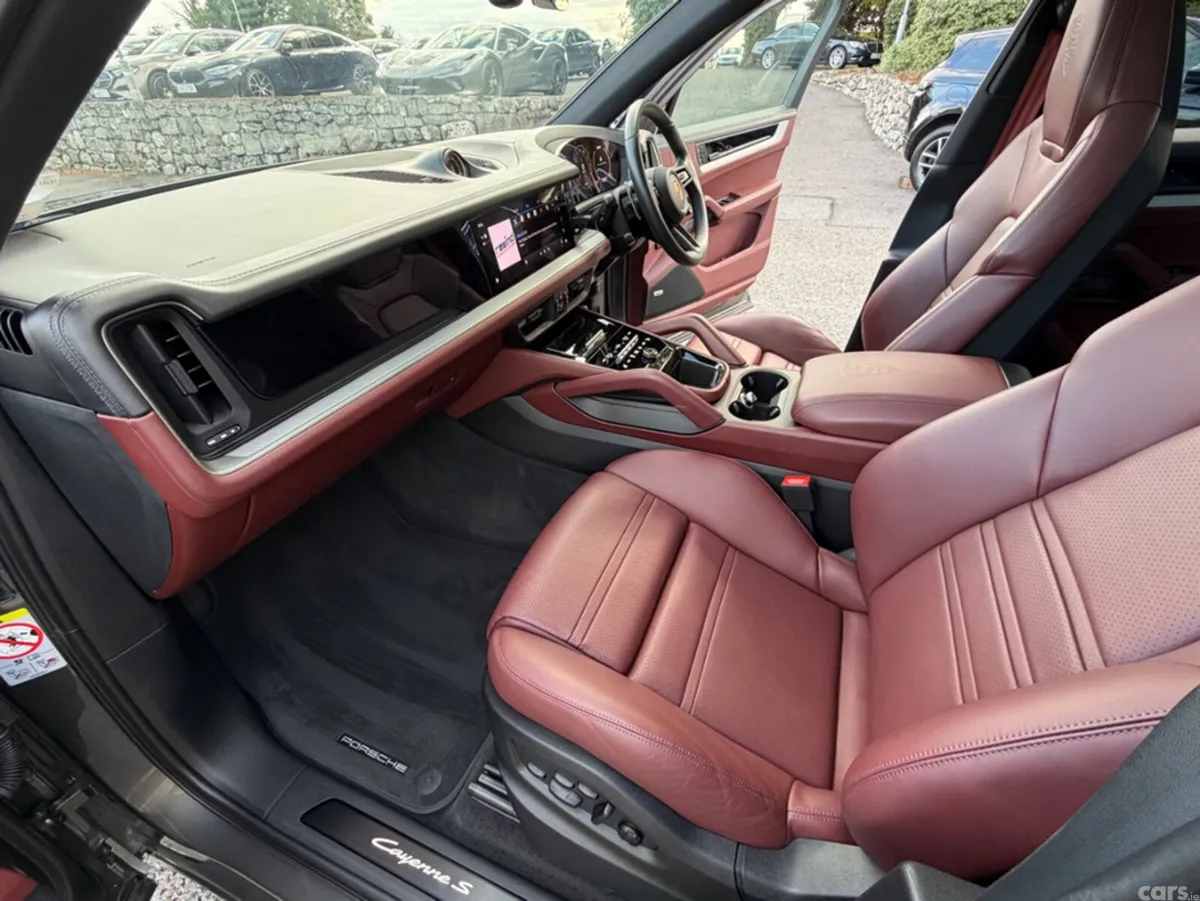 Porsche Cayenne SUV, Petrol Plug-in Hybrid, 2024, Grey