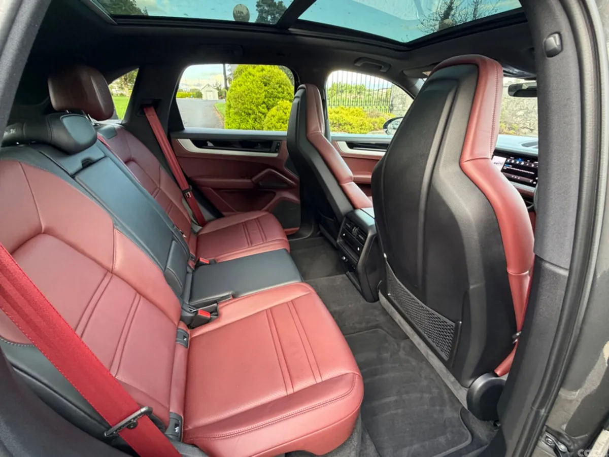 Porsche Cayenne SUV, Petrol Plug-in Hybrid, 2024, Grey