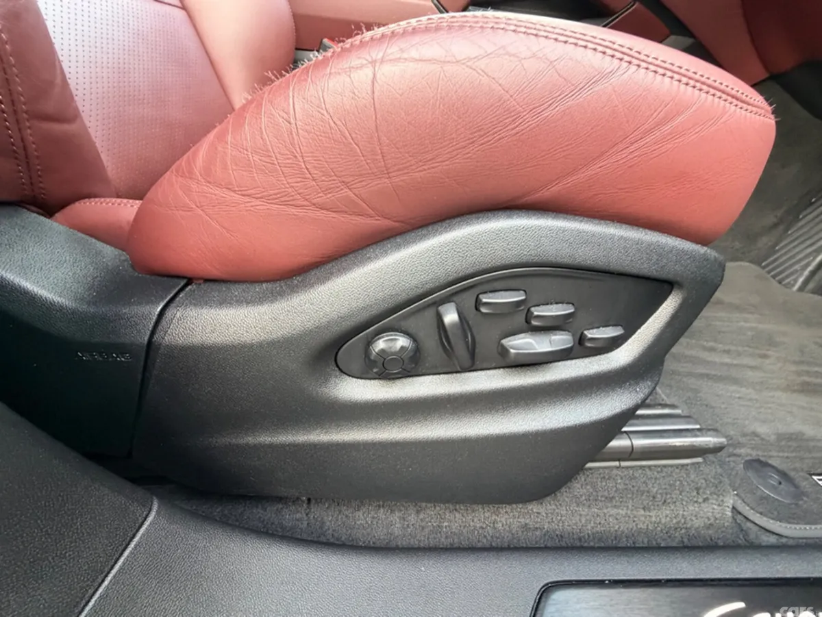 Porsche Cayenne SUV, Petrol Plug-in Hybrid, 2024, Grey