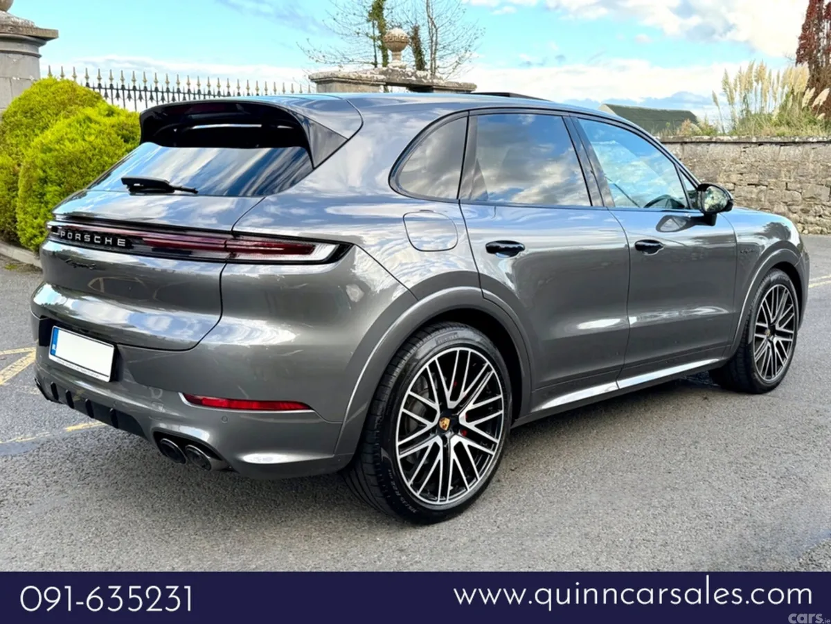 Porsche Cayenne SUV, Petrol Plug-in Hybrid, 2024, Grey